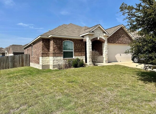 Building Photo - 19600 Per Lange Pass