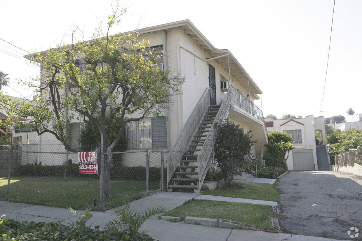 Primary Photo - 702 N Rampart Blvd