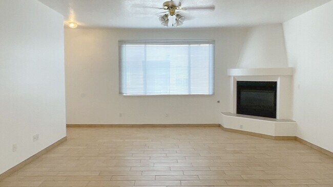 Foto del edificio - 235 Glenridge Park Ln NE