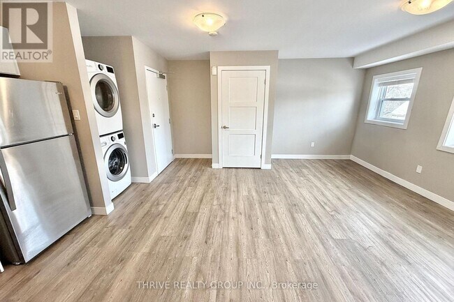 Building Photo - 1277 Commissioners Rd W