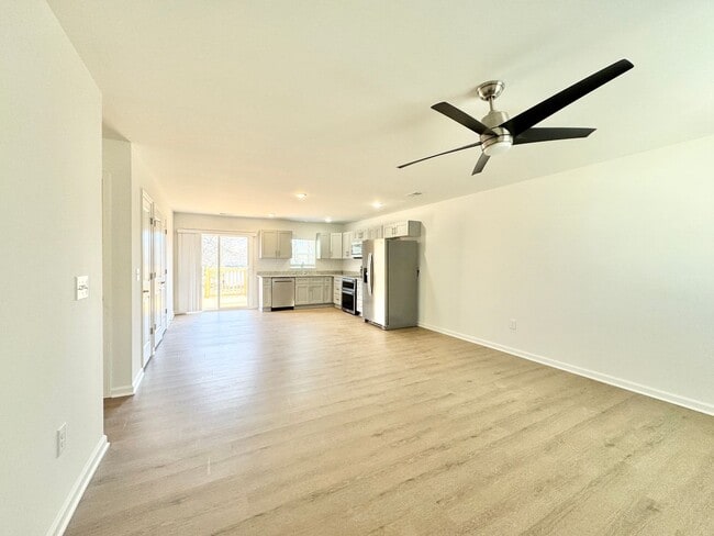 Foto del edificio - 3 Bedroom New Construction Home!