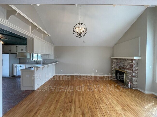 Foto del edificio - 3655 Cromwell Ln