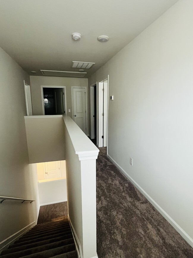 Building Photo - 3054 Hillgate Trl