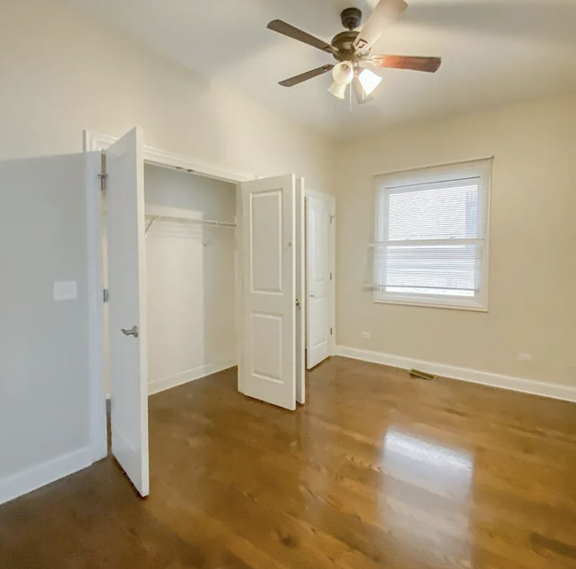 Foto del edificio - 2741 N Southport Ave