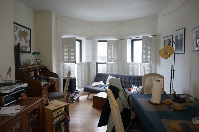 Building Photo - 529 Beacon St