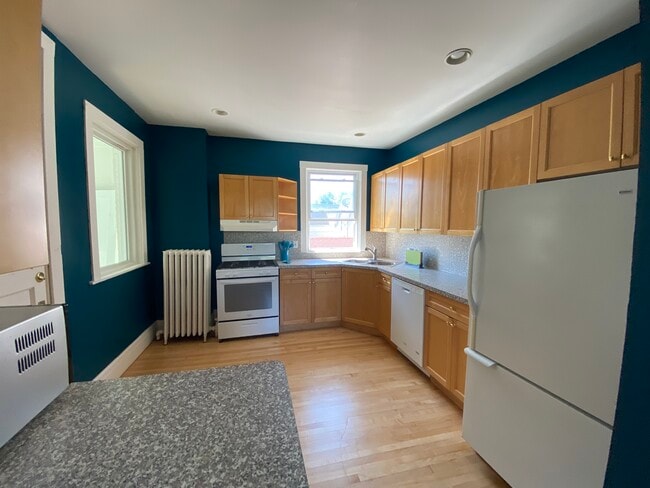 Building Photo - 2525 N Saint Louis Ave