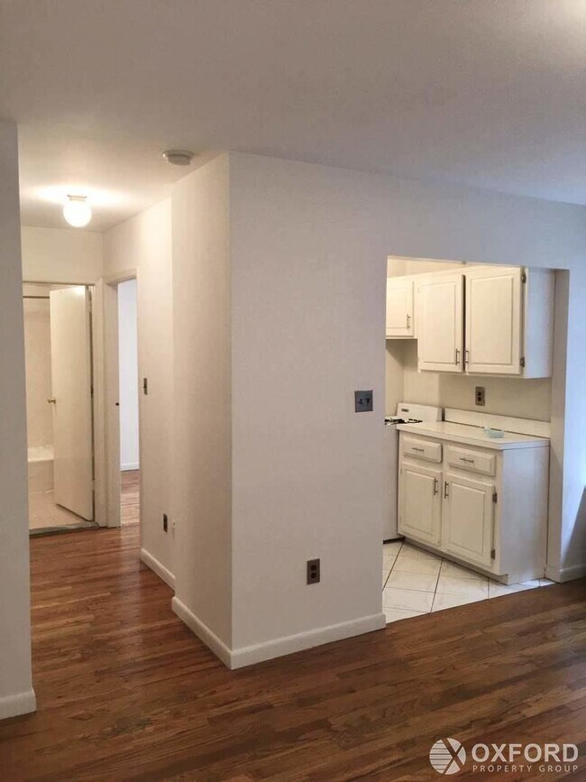 Building Photo - 310 West 95th Street