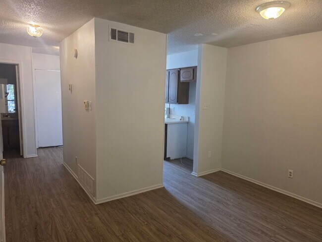 Foto del edificio - 7805 Ashe Ct