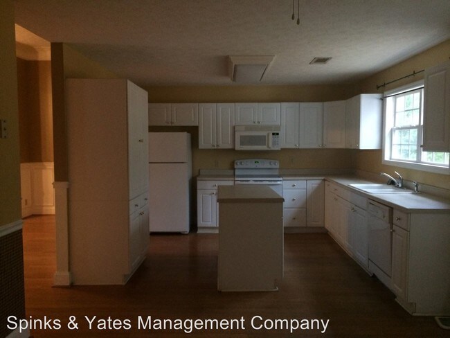 Building Photo - 3 br, 2 bath House - 314 Old Pond Road