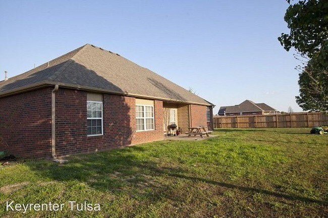 Foto del edificio - 7780 N 161st E Ct