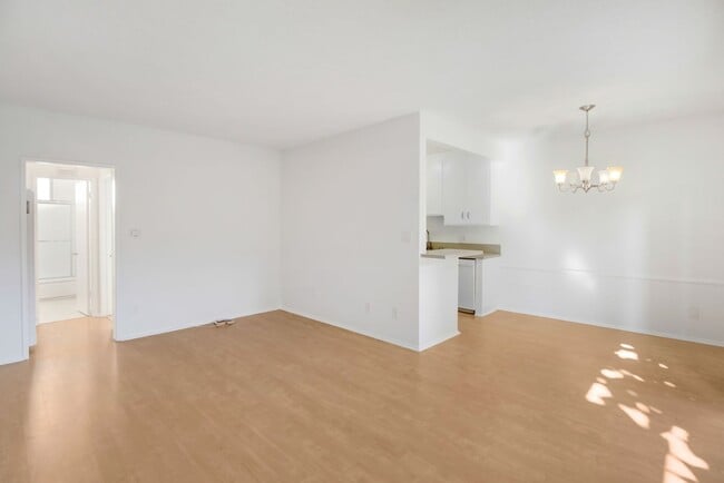 Building Photo - 1241 9th St