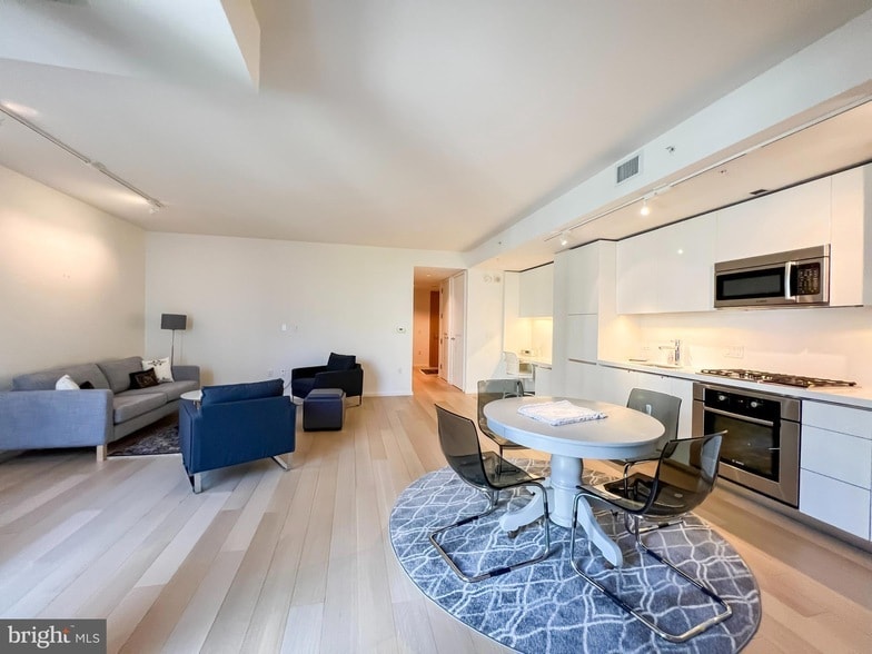 Photo - 925 H St NW