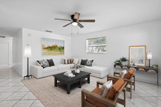 Foto del edificio - 224 NW 57th St