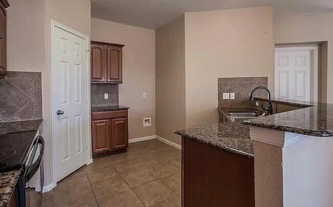 Building Photo - 4 Bed/ 2 Bath in Killeen TX