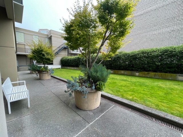 Foto del edificio - 1388 Gough St