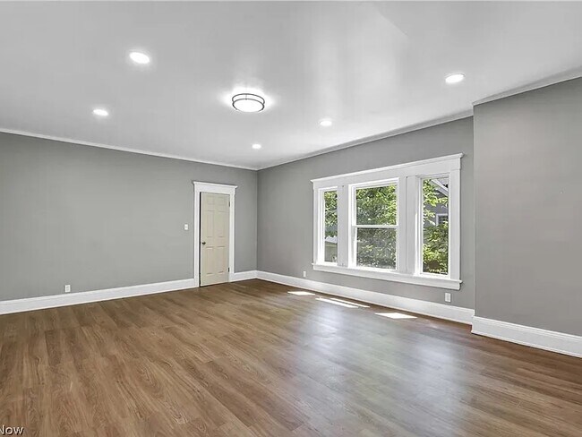 Foto del edificio - 2231 Bellfield Ave