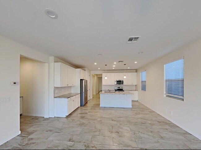 Foto del edificio - 4378 W Kirkland Ave