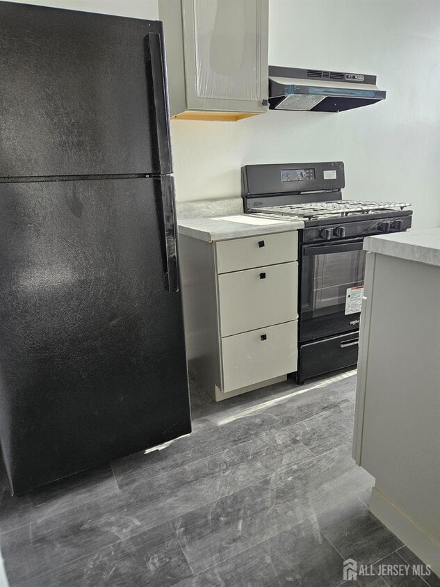 Building Photo - 110 Market St