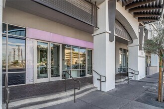 Building Photo - 150 S Las Vegas Blvd