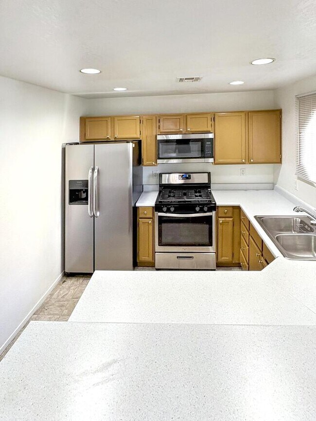 Building Photo - Welcome to our beautiful 3-bedroom, 2-bath...