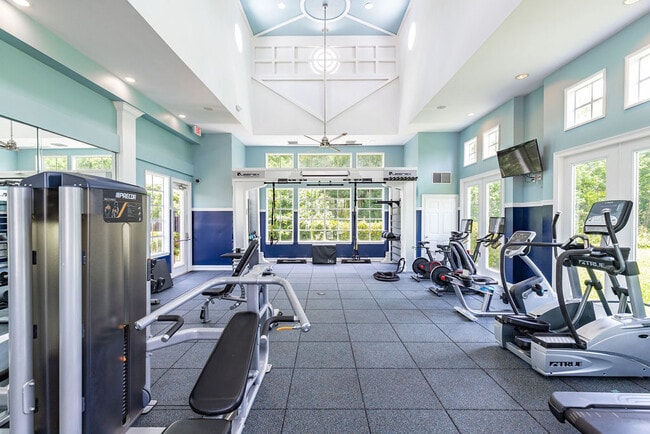 Building Photo - Arbors at Carrollwood
