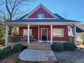 Building Photo - 202 Little St