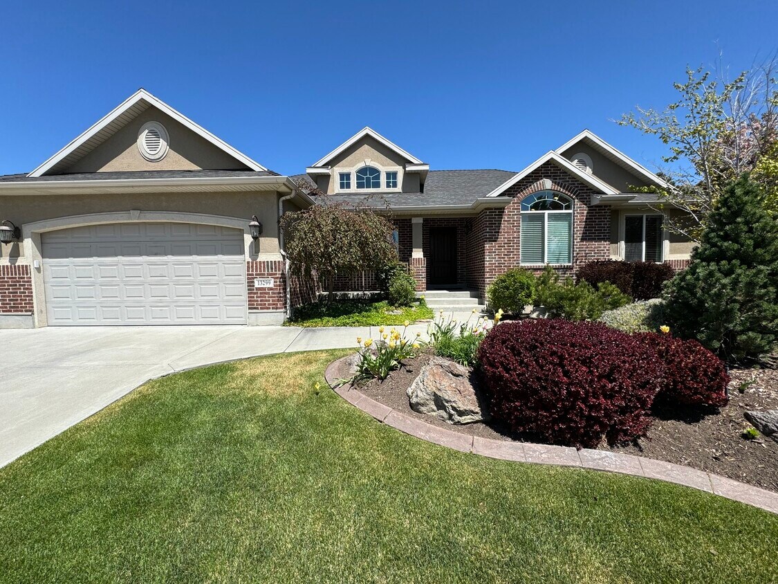 Primary Photo - 13299 Ashwood Glen Way
