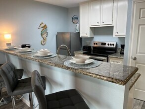 Building Photo - 9520 Seawall Blvd