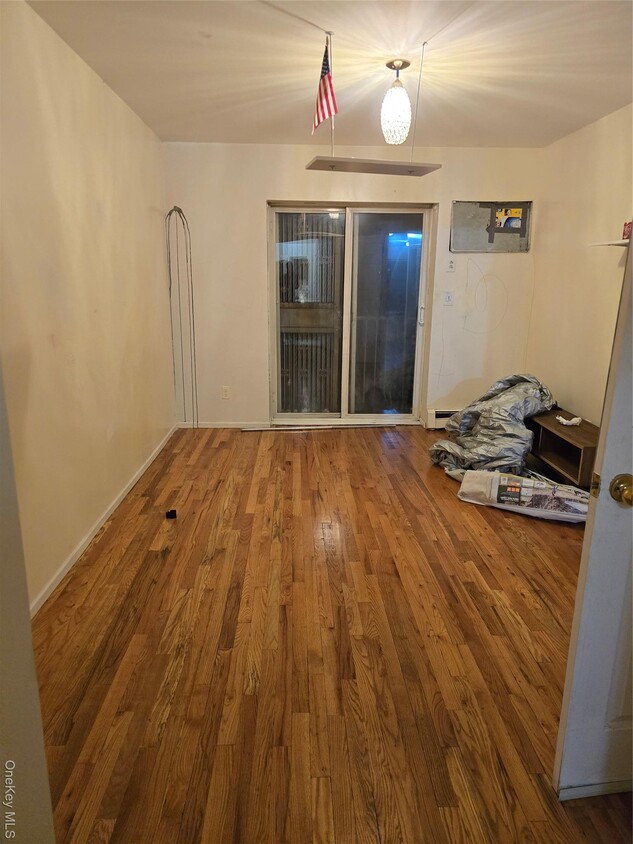 Foto del edificio - 33-27-27 69th St