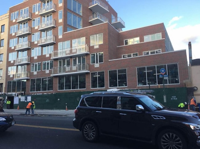 Building Photo - 949 60th St