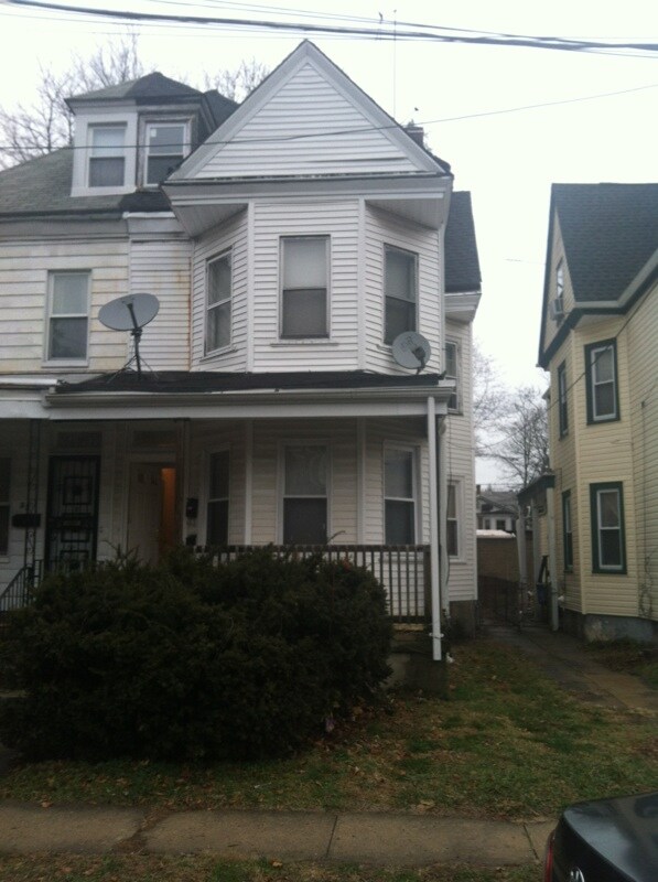 Primary Photo - 30 Cumberland Ave
