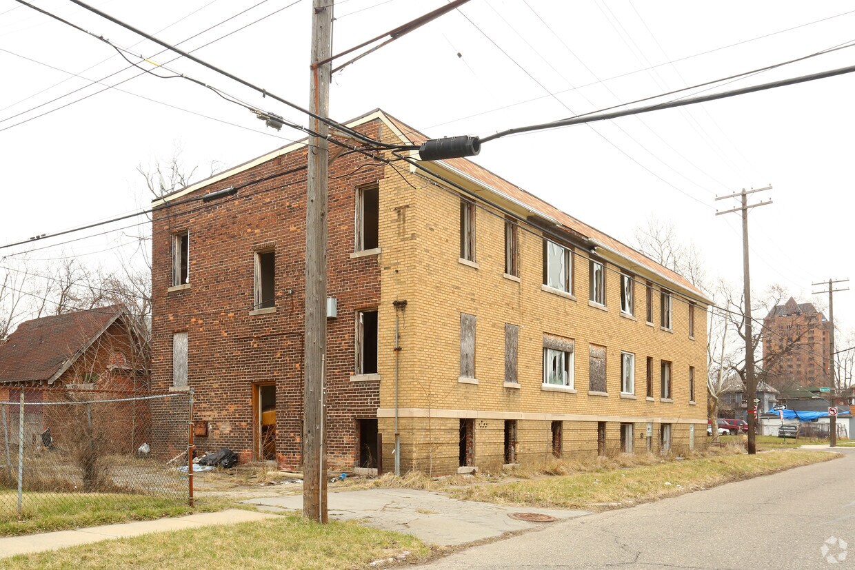 Building Photo - 2756 Hogarth St