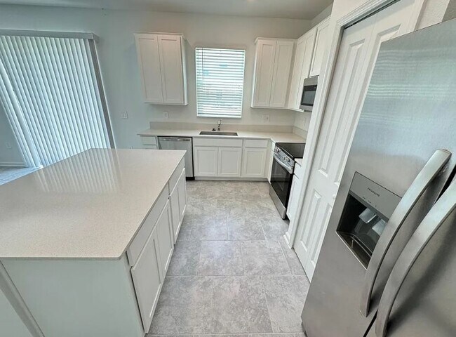 Building Photo - 3174 Laurent Lp