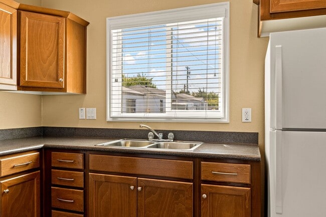 Foto del edificio - Move-In Ready! A Bright & Open Designer Co...