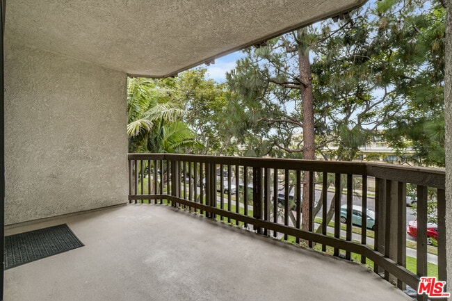 Foto del edificio - 8512 Tuscany Ave
