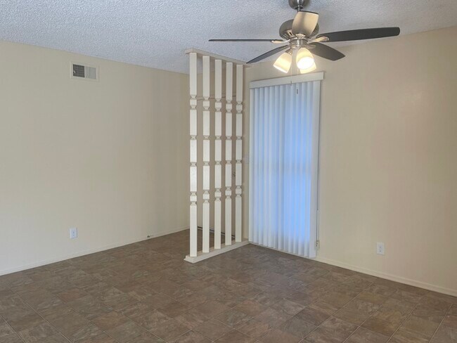 Building Photo - Winchester Canyon Three Bedroom Home - Pet...
