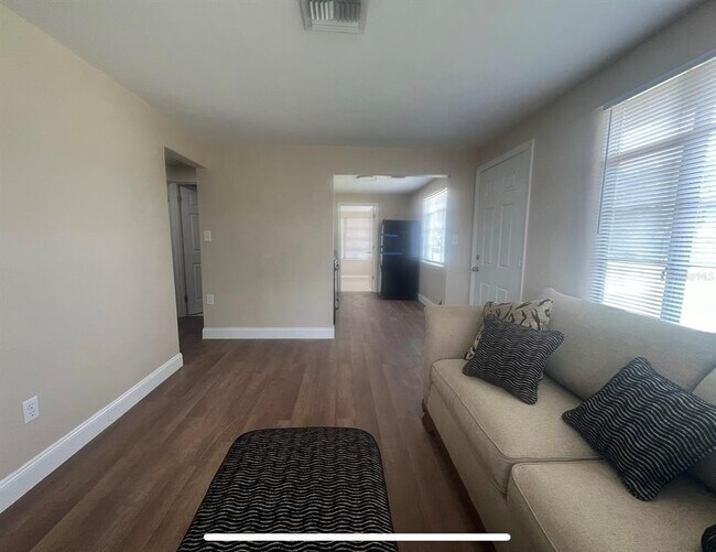 Foto del edificio - 15 Haselton St