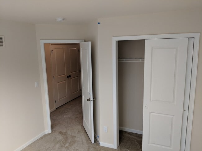 Third floor, private bedroom - 2790 Ashcombe Dr