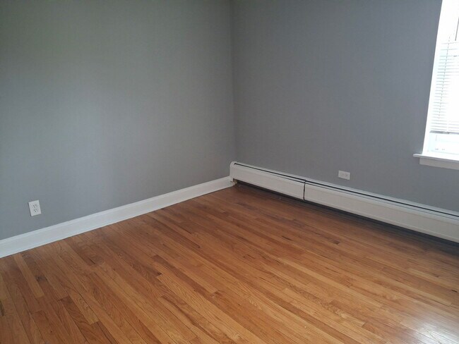 Foto del edificio - 7011 S Merrill Ave
