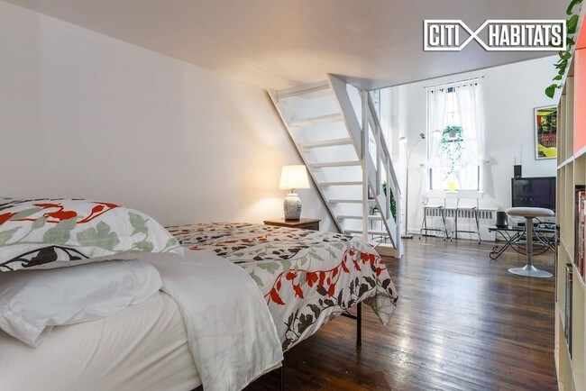 Foto del edificio - 324 E 14th St