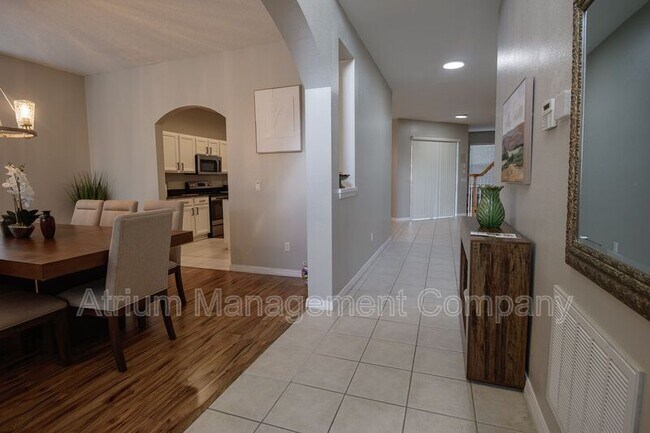 Foto del edificio - 446 Higher Combe Dr