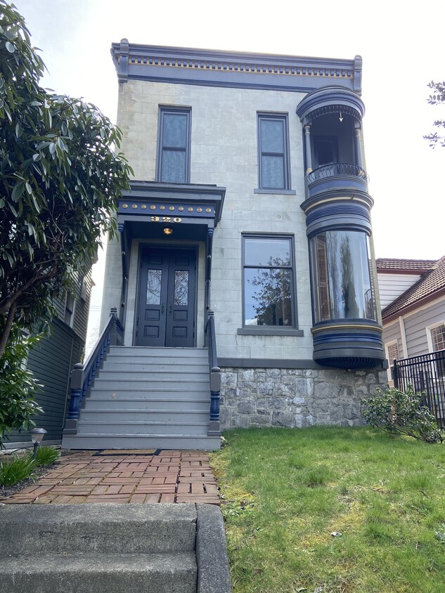 Front of house - 320 N Yakima Ave