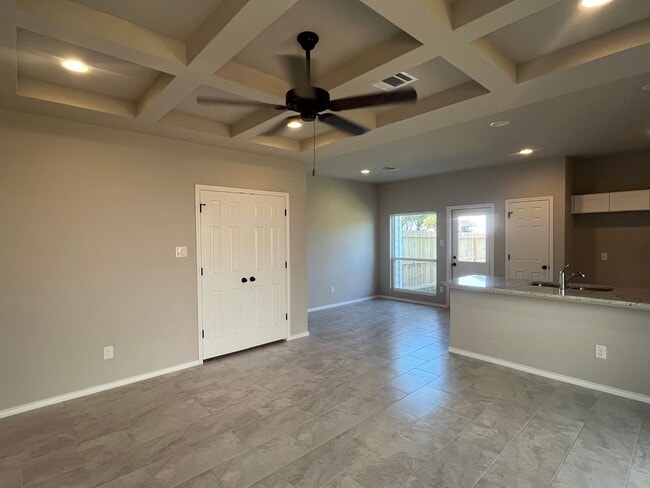 Building Photo - 8607 Valentina Wy