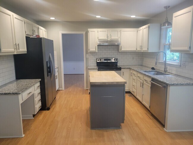 Foto del edificio - 1708 Oak Pl Ct