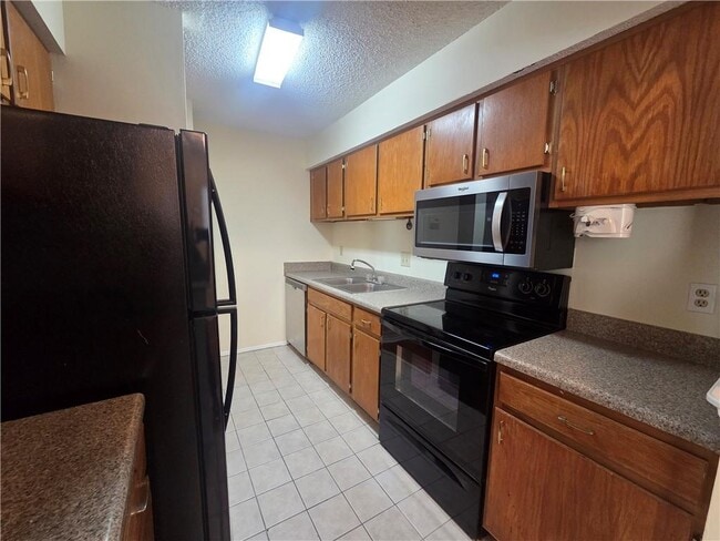 Building Photo - 1204 Old Hammond Chase