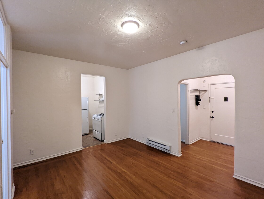 Primary Photo - 2423 Blake St