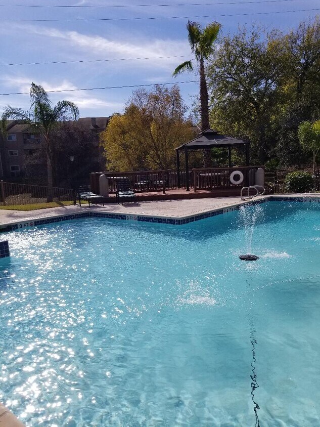 Swim or barbeque after a long day at work - 4107 Medical Dr