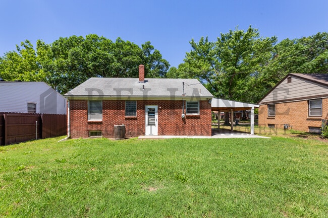 Building Photo - 1932 S Parkwood Ln