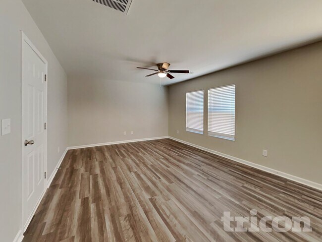 Foto del edificio - 318 Cedar Ridge