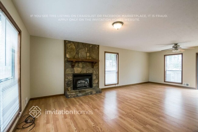 Building Photo - 1100 Spring Pl